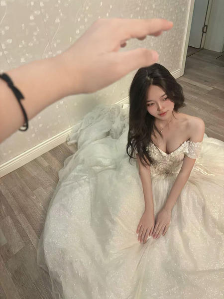 鳶尾の密語是消逝與重生的主图